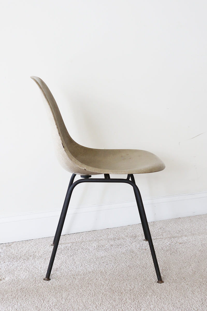 Vintage Herman Miller Eames Side Chair