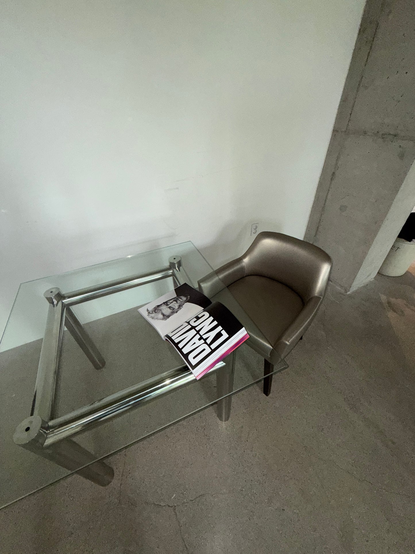 Chunky Stainless Dining Table / 청키 스테인리스 다이닝 테이블