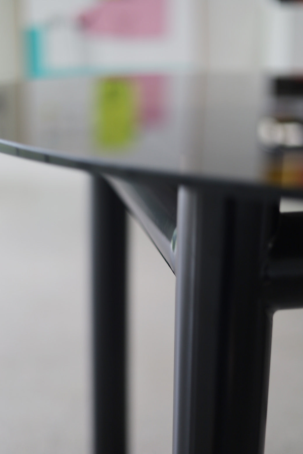 Chunky Colored Round Table / 청키 컬러 원형 테이블