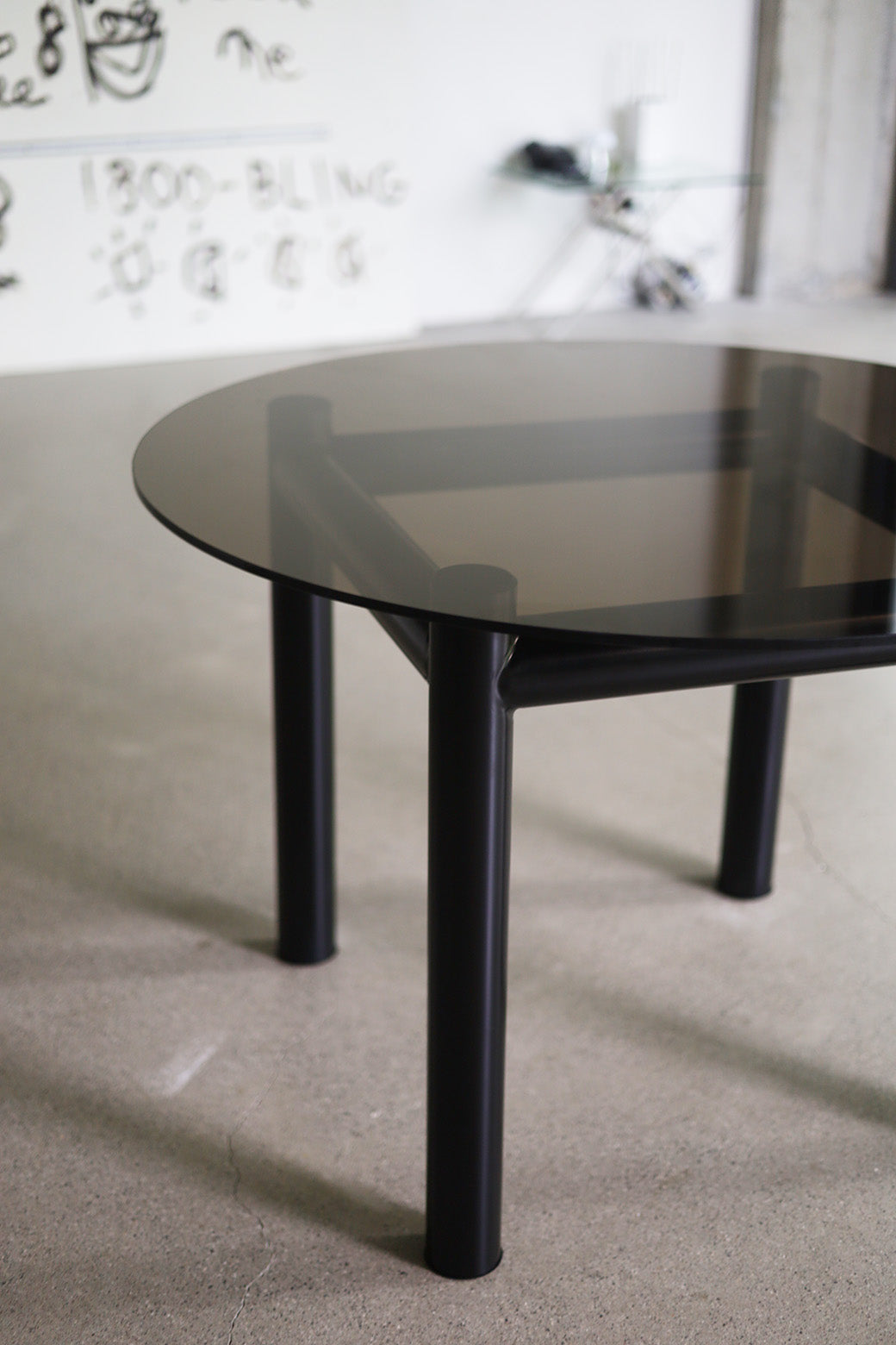 Chunky Colored Round Table / 청키 컬러 원형 테이블