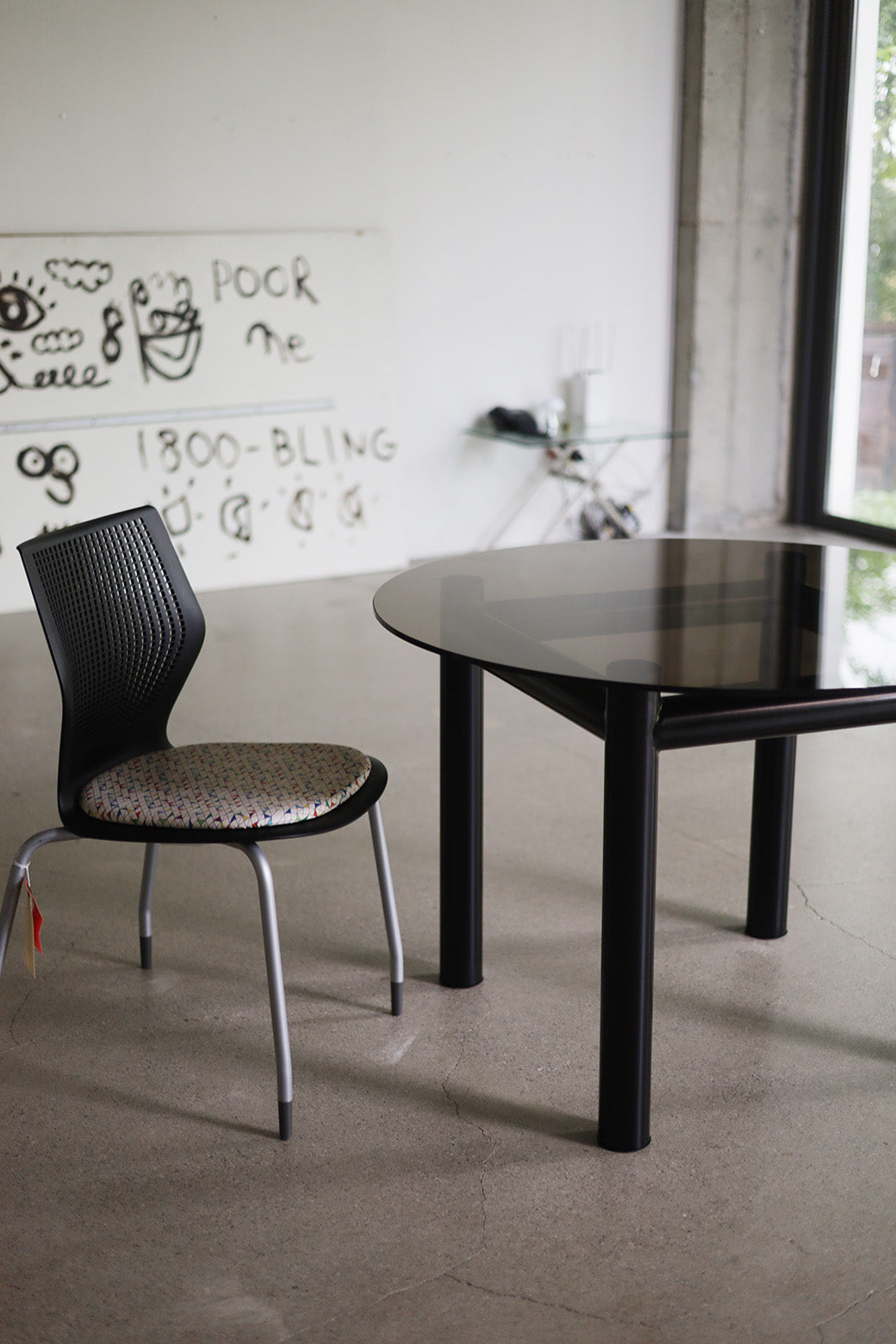 Chunky Colored Round Table / 청키 컬러 원형 테이블