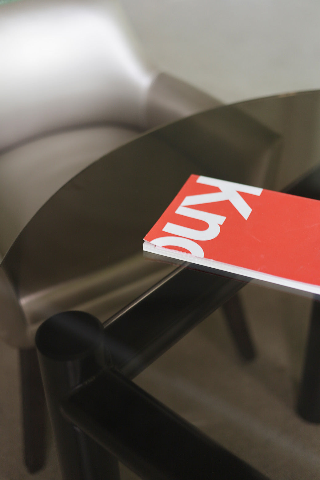 Chunky Colored Round Table / 청키 컬러 원형 테이블