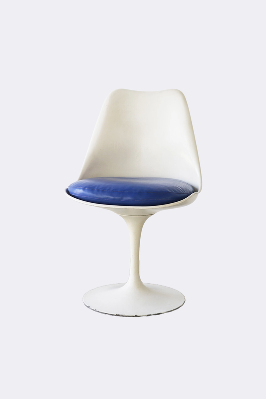 Knoll Tulip Chair by Eero Saarinen (blue)