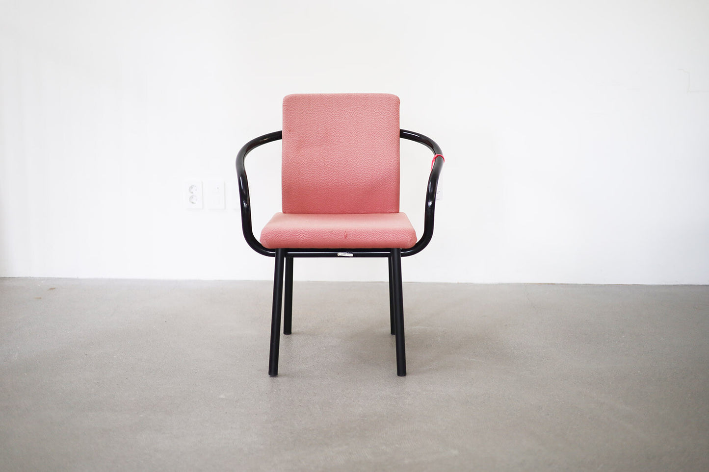 Mandarin Arm Chair by Ettore Sottsass for Knoll (pink)