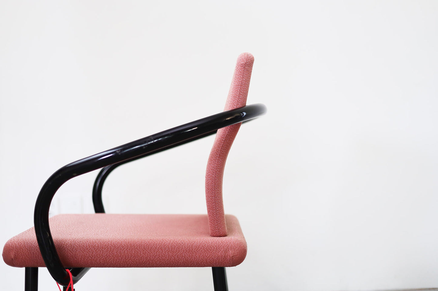 Mandarin Arm Chair by Ettore Sottsass for Knoll (pink)