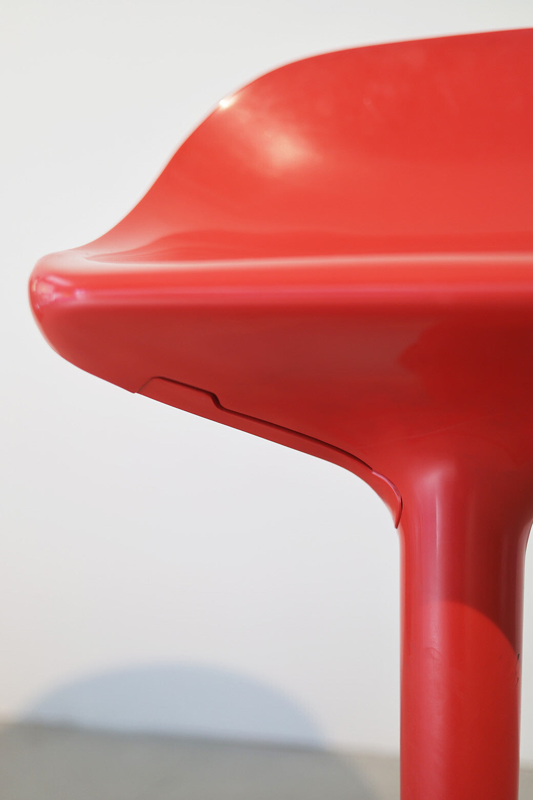 Spoon Stool by Antonio Citterio for Kartell (red)